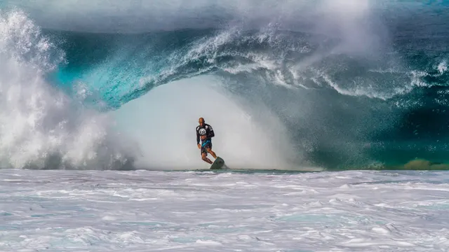 Banzai Pipeline, North Shore — Oahu, Hawaii