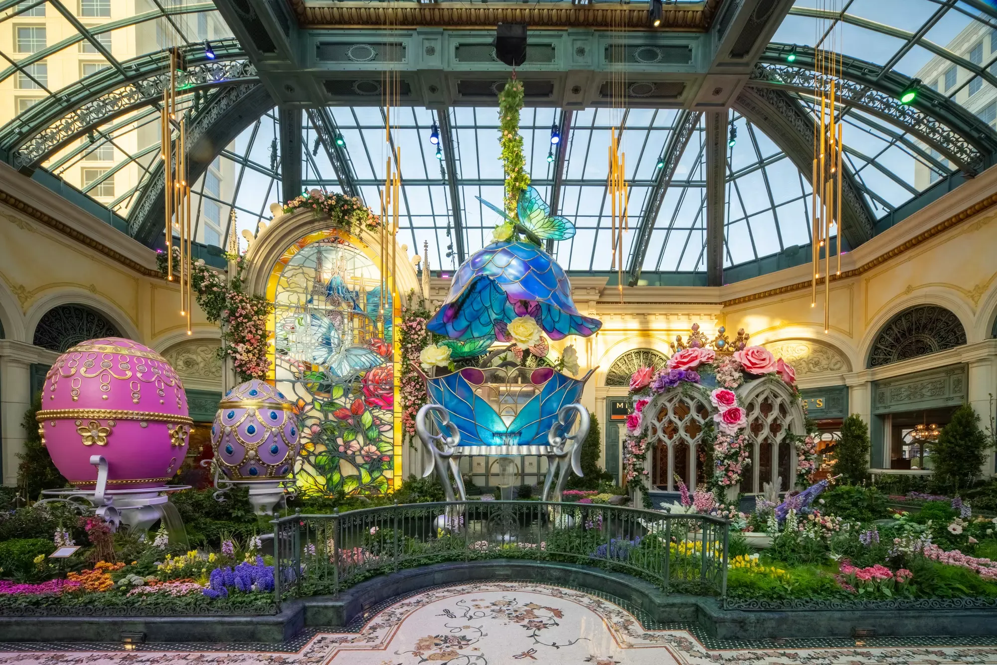 Bellagio Conservatory — live webcam view over The Strip, Las Vegas, United States