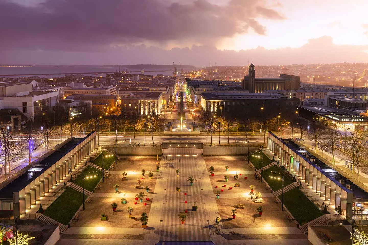 Hôtel de Ville, Brest — live webcam view over Place de la Liberté, Brest, France