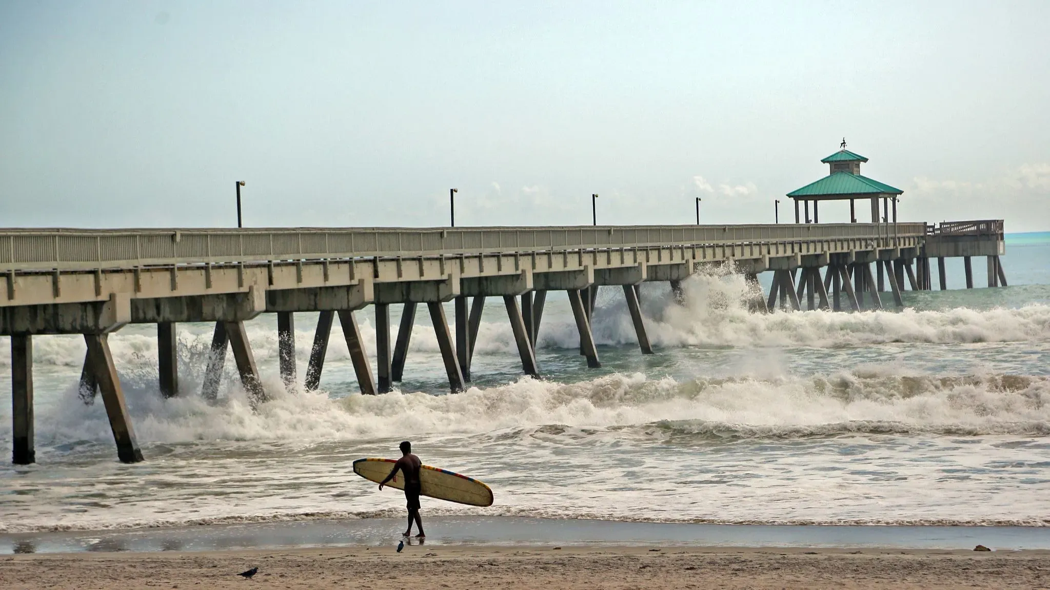 Deerfield Beach Fishing Pier — live webcam view over Deerfield Beach, Florida, United States