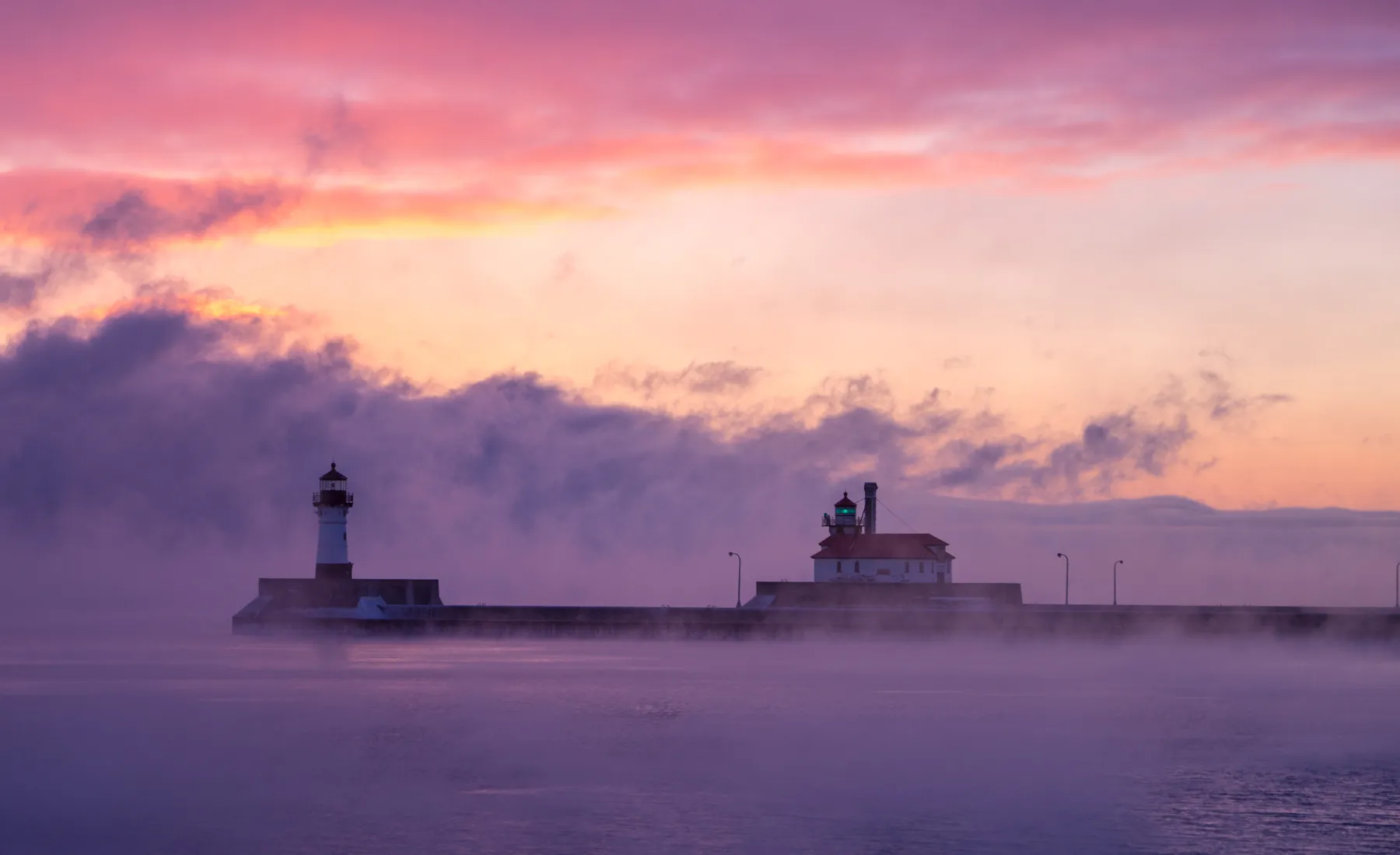 Duluth Ship Canal from Park Point: live webcam view over Park Point, Duluth, United States