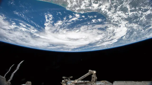 Earth in 4K from the ISS — Low Earth Orbit