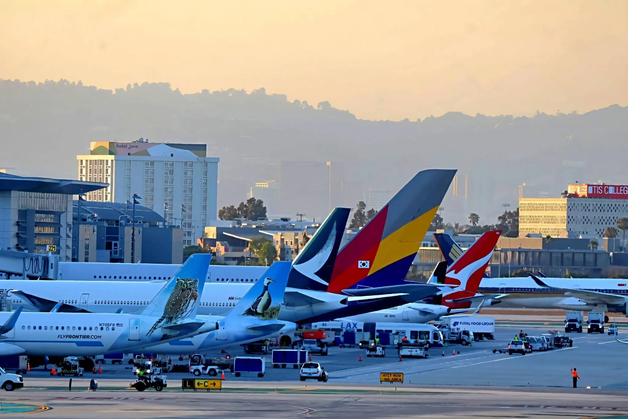LAX Planespotting with ATC — Los Angeles, California