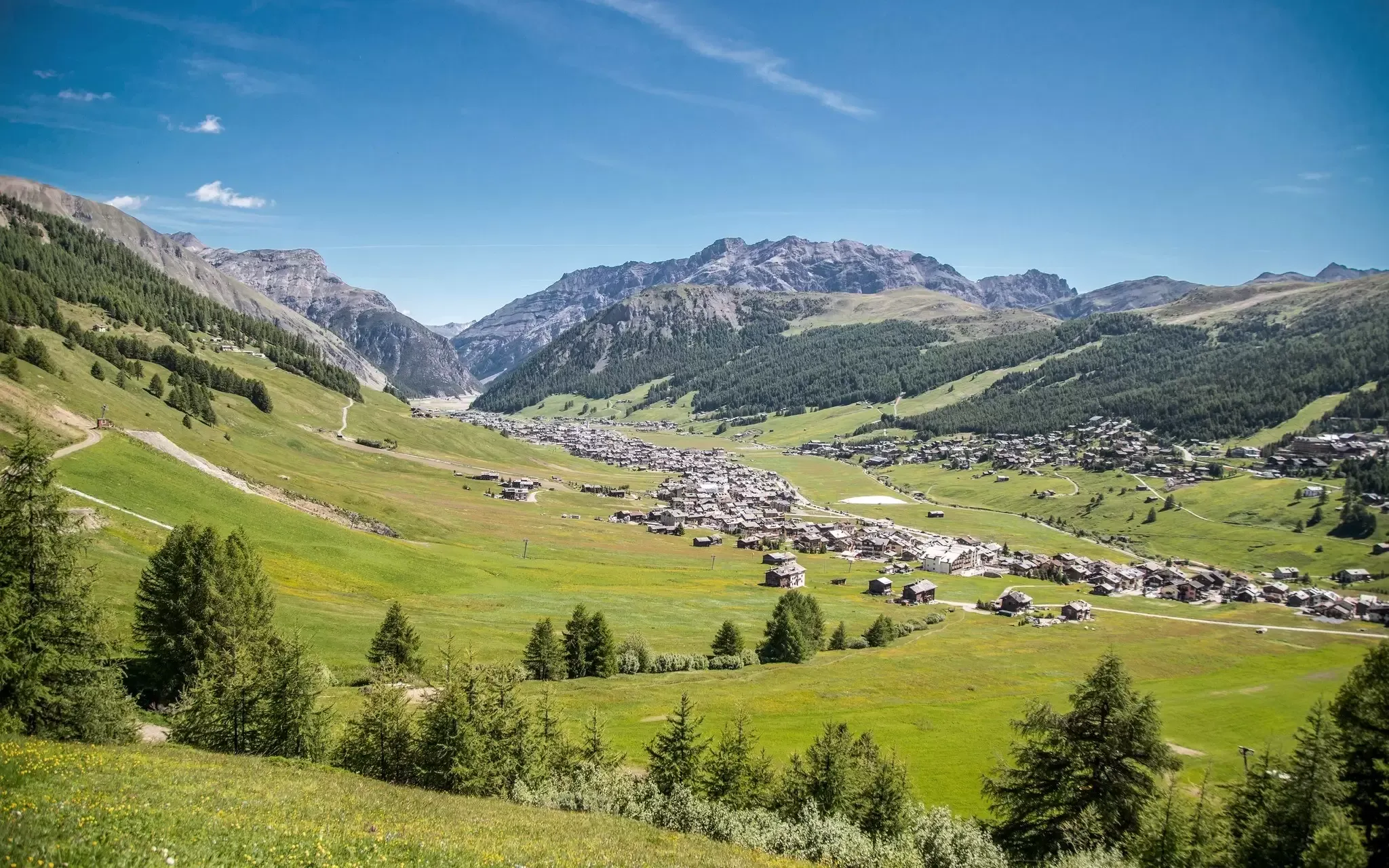 Livigno Panorama — live webcam view over Livigno, Valtellina, Italy