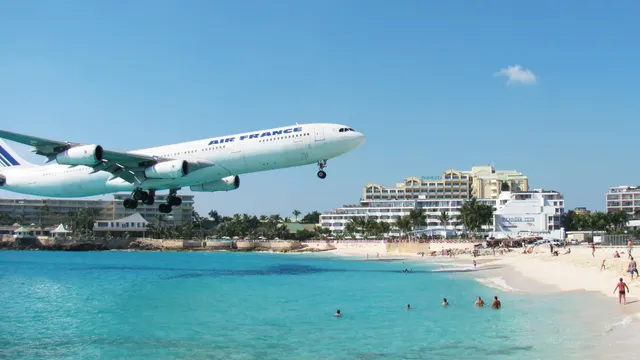 Maho Beach Jet Blast — Maho Beach, Sint Maarten
