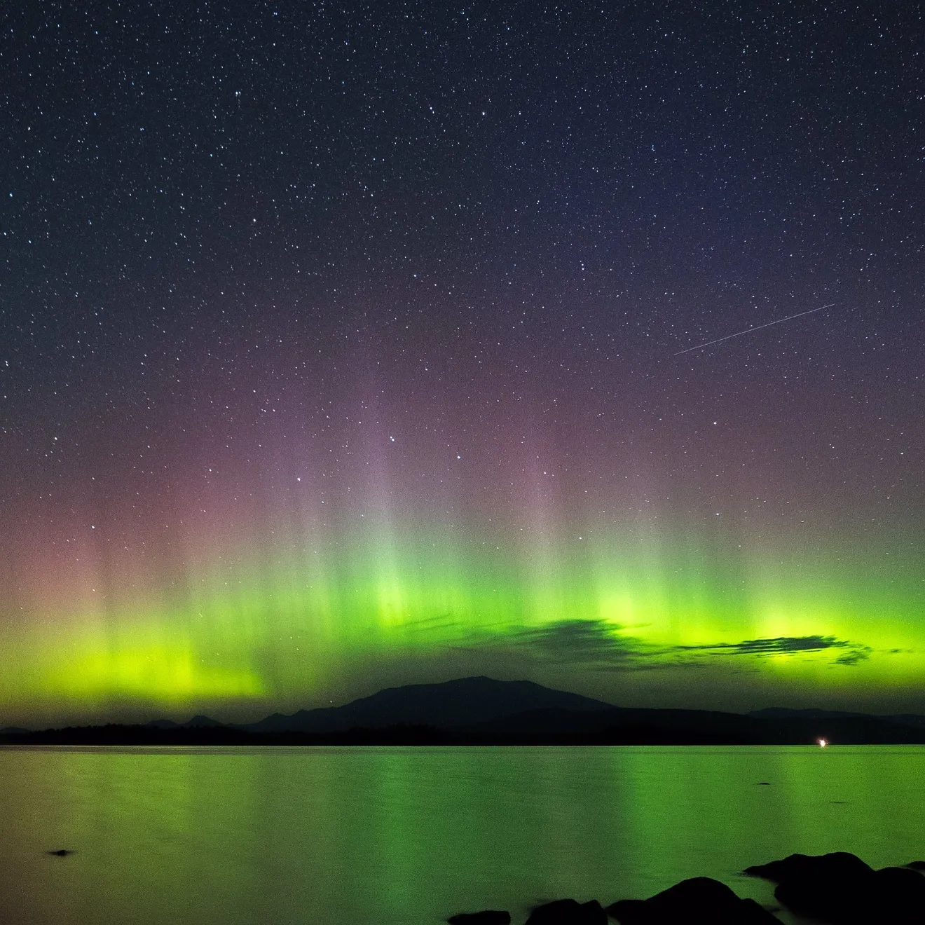 Mount Katahdin Night Sky — live webcam view over Millinocket Lake, Maine, United States