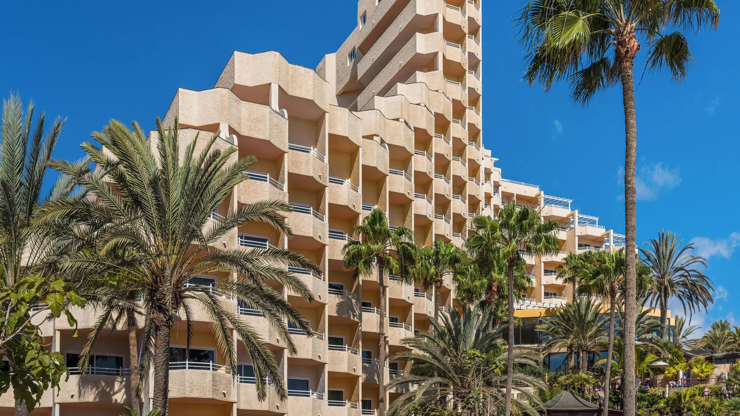 Playa del Inglés, Gran Canaria: live webcam view over Playa del Inglés, Gran Canaria, Spain