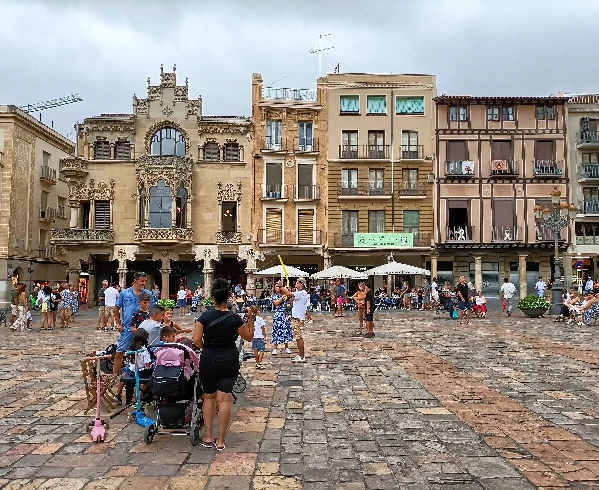 Plaça del Mercadal, Reus — live webcam view over Plaça del Mercadal, Reus, Spain