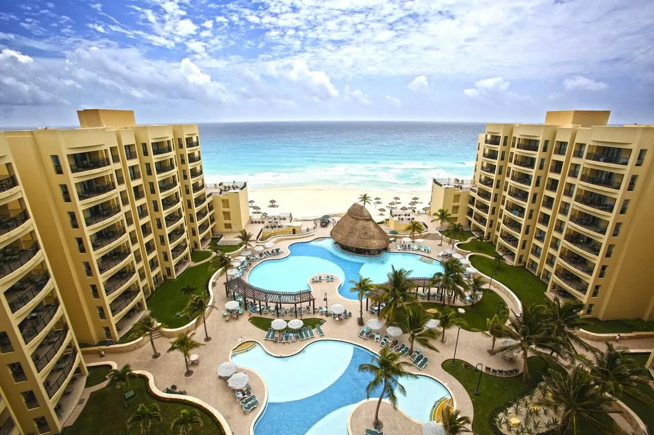 Royal Sands Beach, Cancún — live webcam view over Zona Hotelera, Cancún, Mexico
